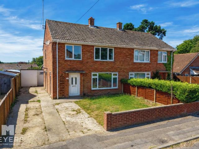 House for sale in Burton and Winkton, Burton