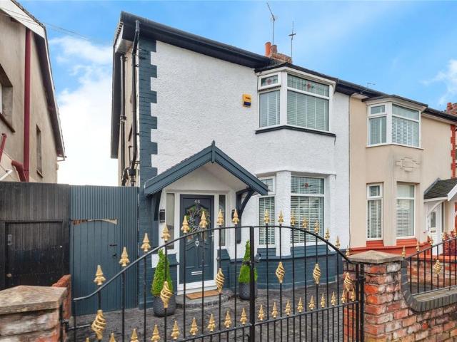 House for sale in Oak Hill Park, Calderstones
