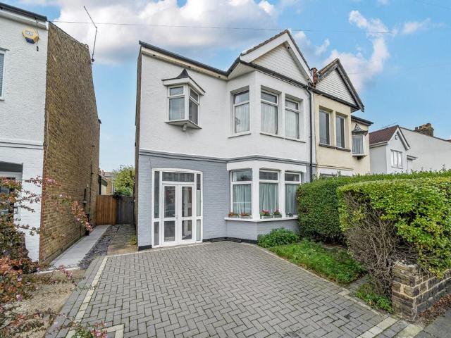 House for sale in Prittlewell, Alton Barnes