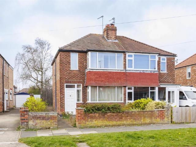 House for sale in High Field, York