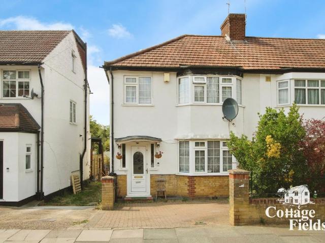 House for sale in High Barnet, Greater London