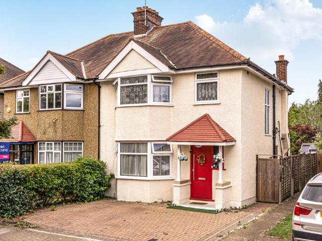 House for sale in Harrow Weald, Greater London