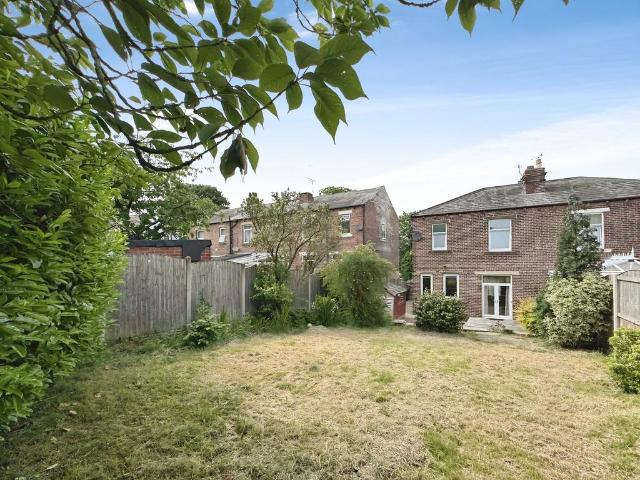 House for sale in Firthcliffe, West Yorkshire
