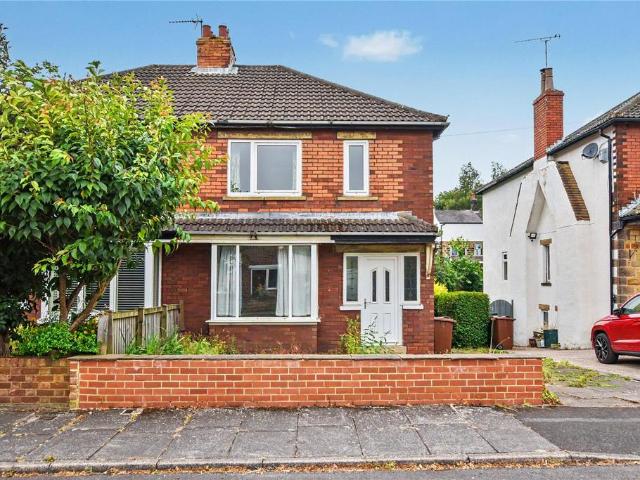 House for sale in Tranmere Park, Guiseley