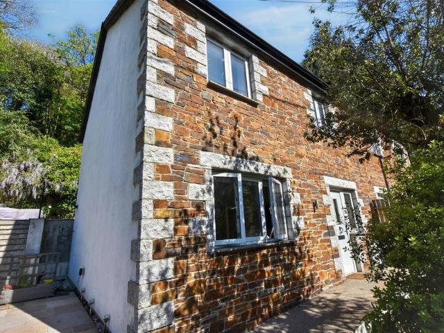 House for sale in Perranarworthal, Cornwall