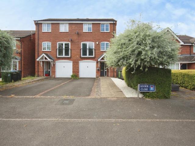 House for sale in Woodloes Park, Green Close