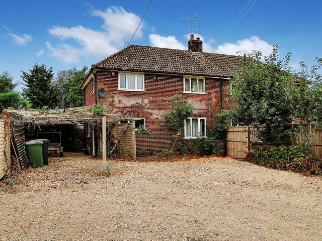 House for sale in Tidmarsh, West Berkshire