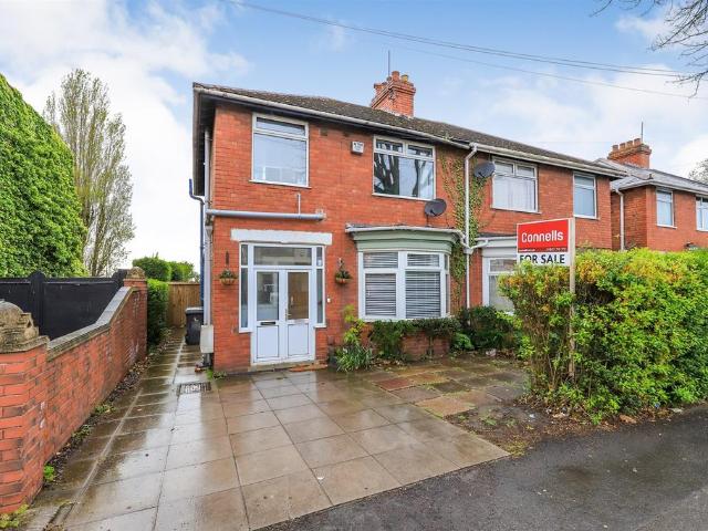House for sale in Fallings Park, Park Village