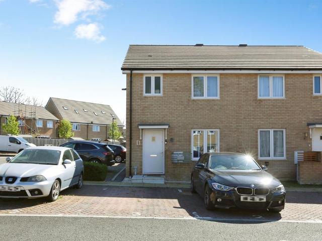 House for sale in Rowner, Middlecroft
