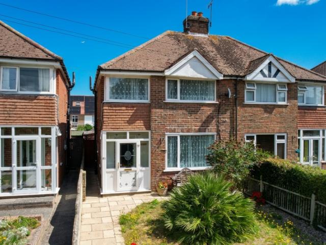 House for sale in Upton, Acol