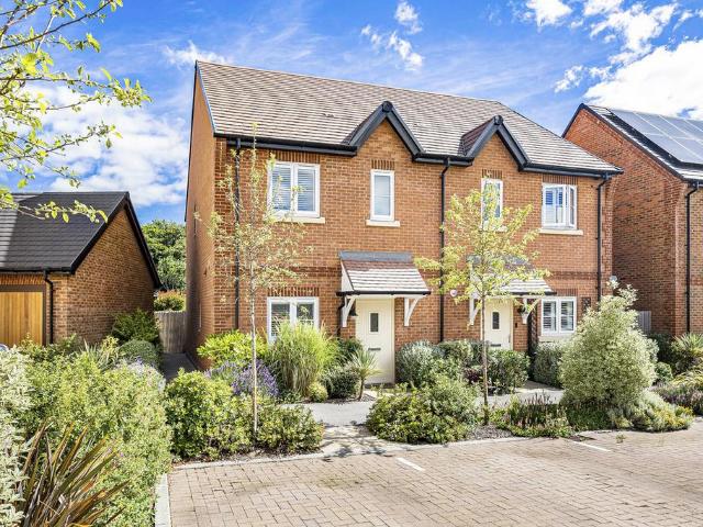 House for sale in Daws Hill, Cressex