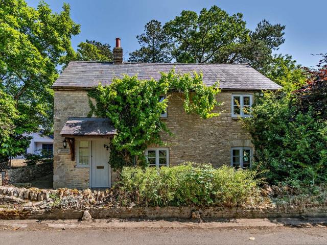 House for sale in Black Bourton, Oxfordshire