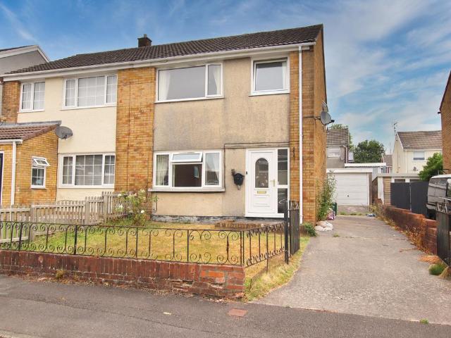 House for sale in Llantwit Fardre, Upper Boat