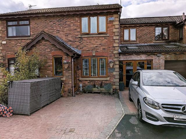 House for sale in Austerlands, Oldham