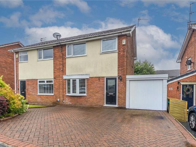 House for sale in Firgrove, Burnedge