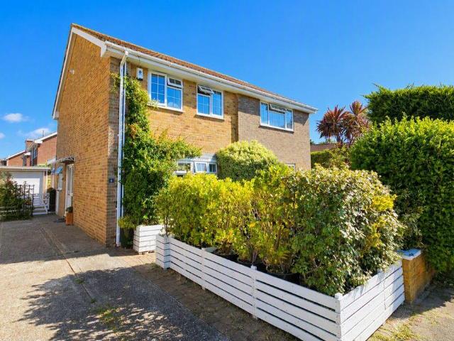 House for sale in Lee-on-the-Solent, Middlecroft