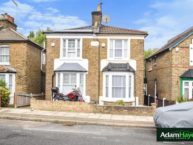 House for sale in North Finchley, Greater London