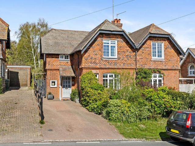 House for sale in Hawkenbury, Sandown Park