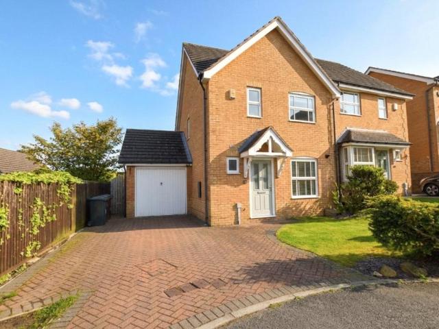 House for sale in Idle, West Yorkshire