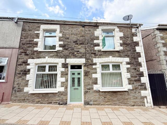 House for sale in Pontycymer, Wales