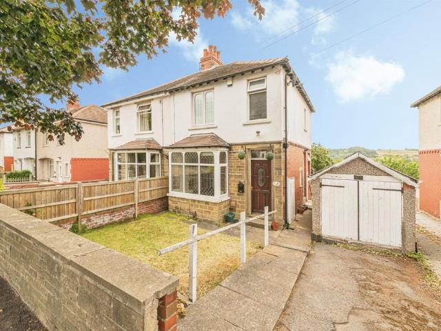 House for sale in Lascelles Hall, Fenay Bridge