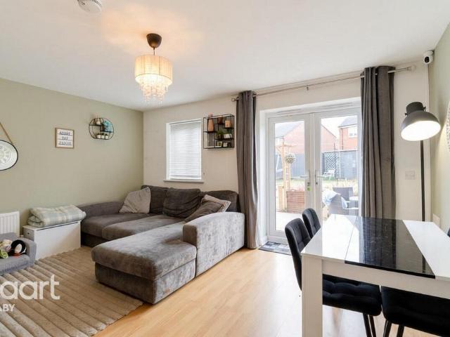 House for sale in Whetstone, Pinfold