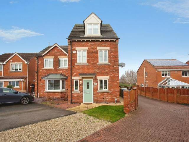 House for sale in Hollingwood, Chesterfield