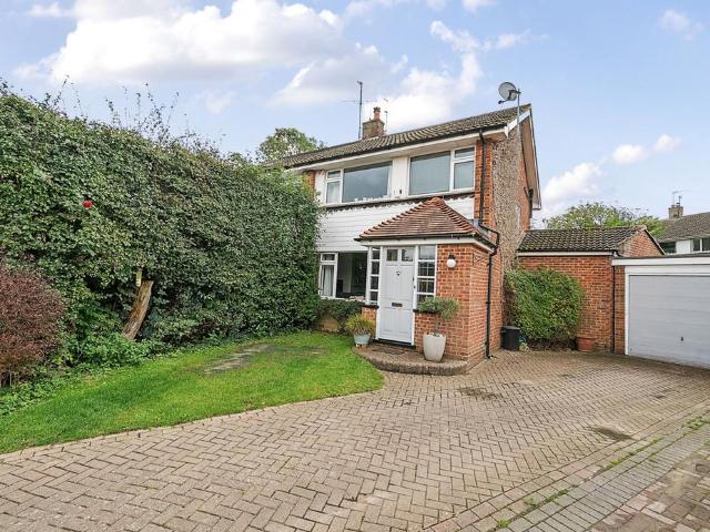 House for sale in The Butts, Kent