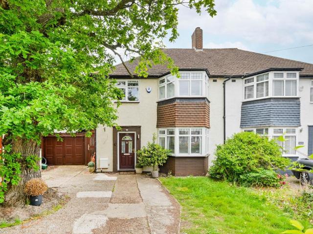 House for sale in Stoneleigh, Ewell