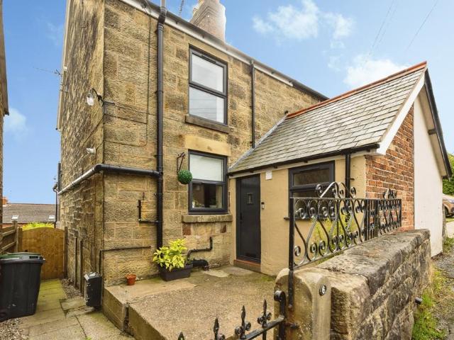 House for sale in Coedpoeth, Wales