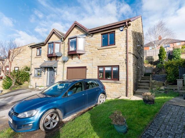 House for sale in Shelley, Kirkburton
