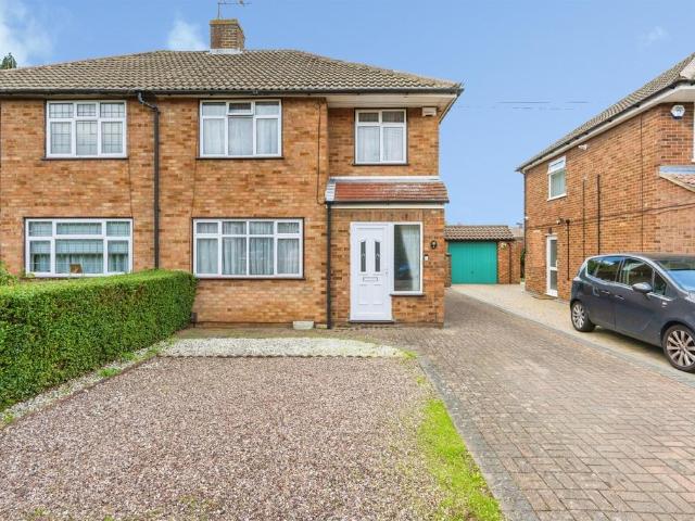 House for sale in Stopsley, Luton