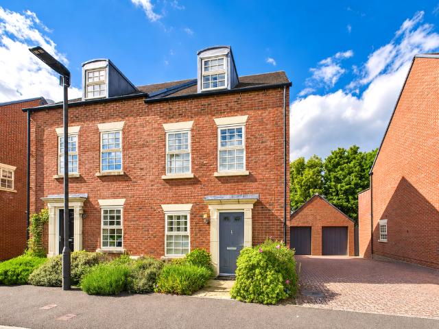 House for sale in Fossebridge, Gloucestershire