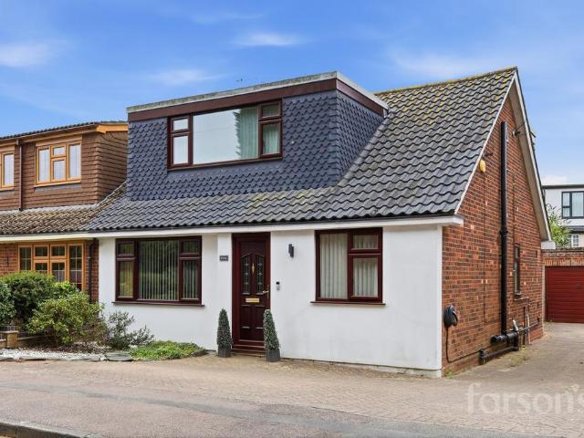 House for sale in Pilgrims' Hatch, Navestock Side
