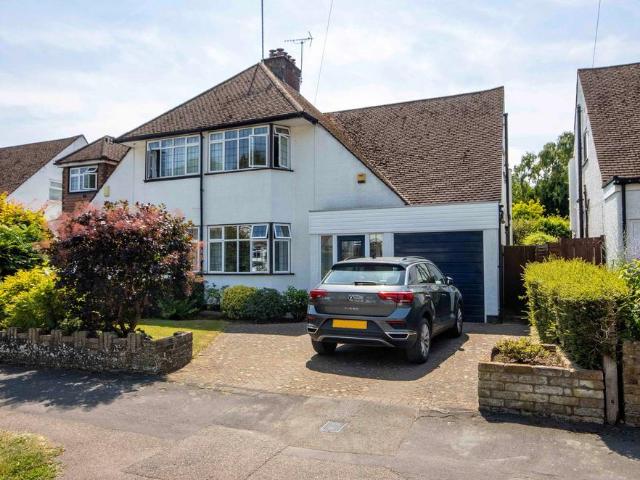 House for sale in Batchworth, Hertfordshire