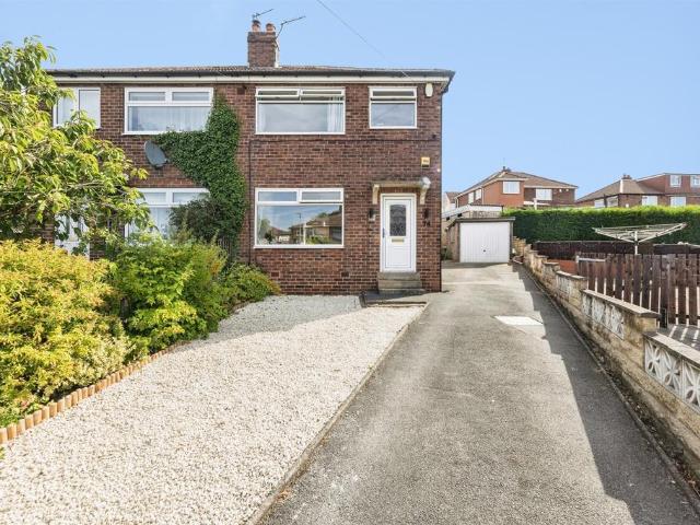 House for sale in Gildersome, West Yorkshire