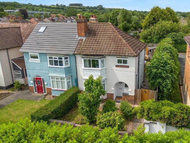 House for sale in Bromsgrove, Worcestershire
