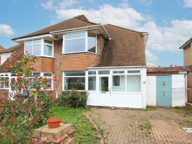 House for sale in London Borough of Croydon, Shirley