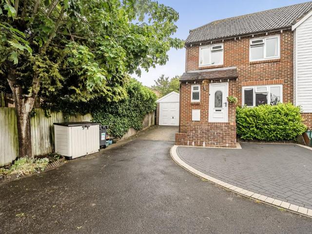 House for sale in Brook Street, Bourne Vale