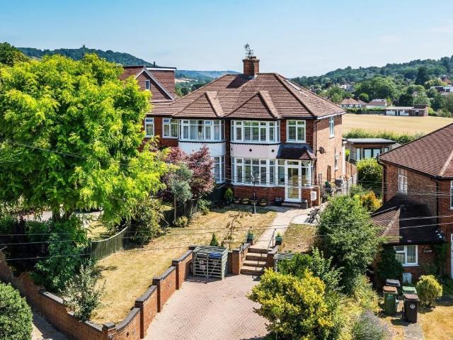 House for sale in Pachesham Park, Surrey