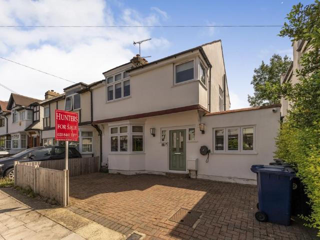 House for sale in High Barnet, Greater London