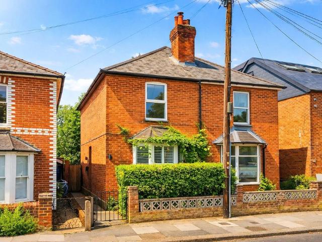 House for sale in Fole, Surrey