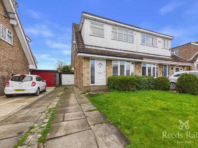 House for sale in Shelf, West Yorkshire