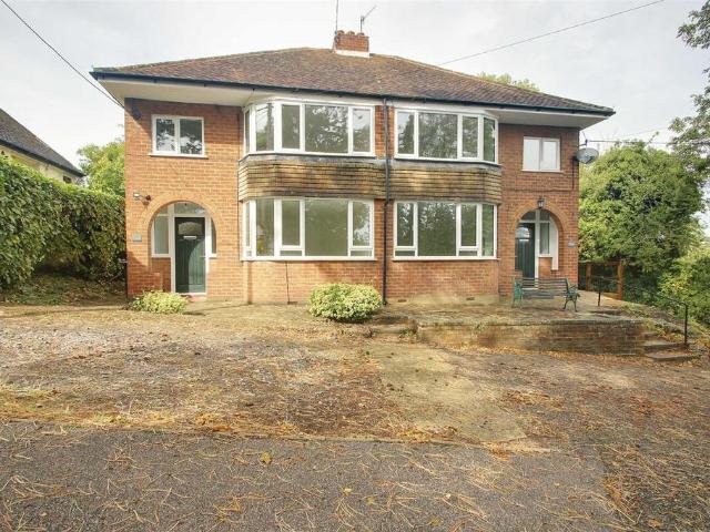 House for sale in Bourne End, Pouchen End