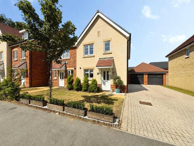 House for sale in Blackwater and Hawley, Hart