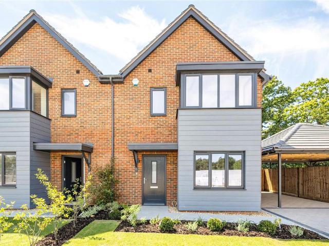 House for sale in Dettingen Park, Deepcut