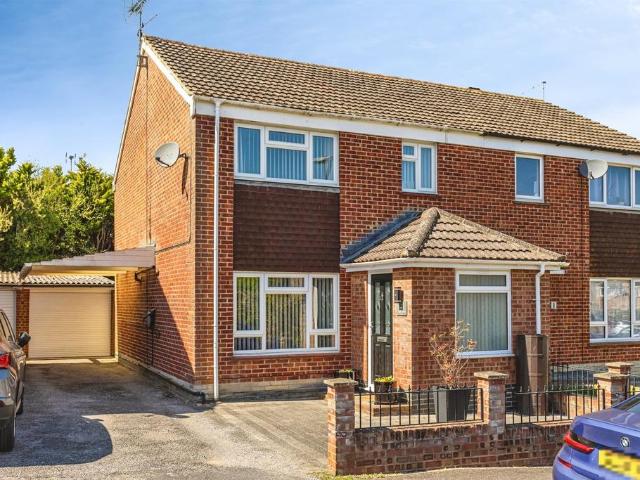 House for sale in Perryfields, West Sussex