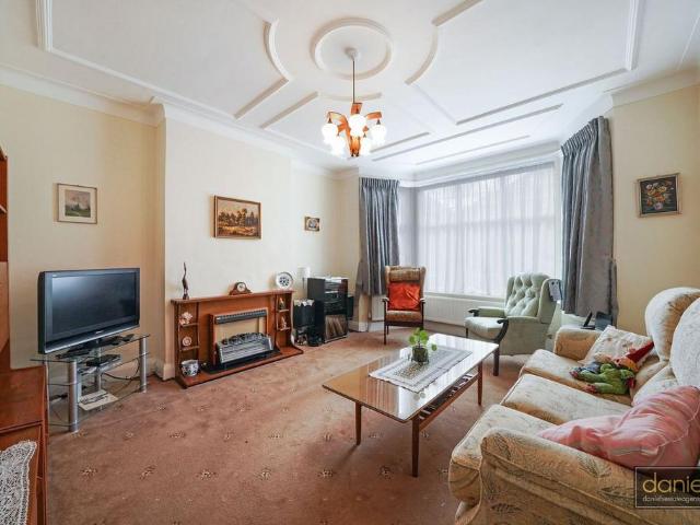 House for sale in Brondesbury, Greater London