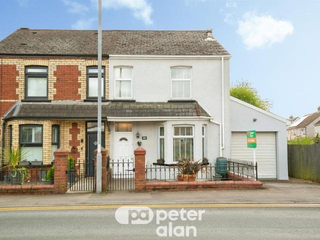 House for sale in Llantarnam, Wales