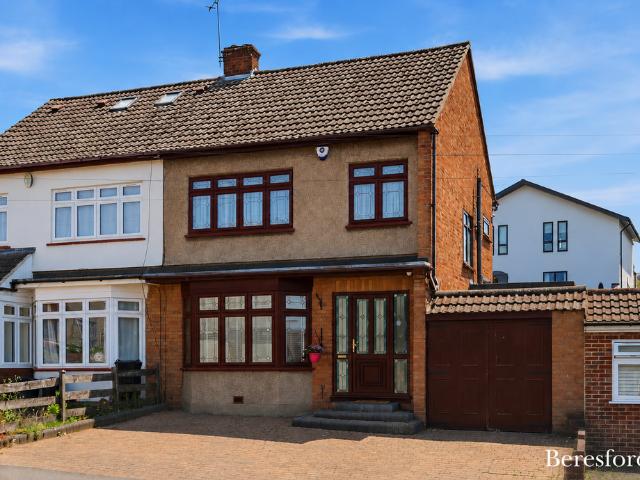 House for sale in Harold Wood, Greater London